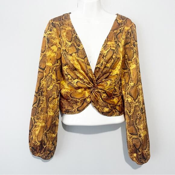 Superdown Revolve animal print crop top long sleeve size small - Picture 2 of 8